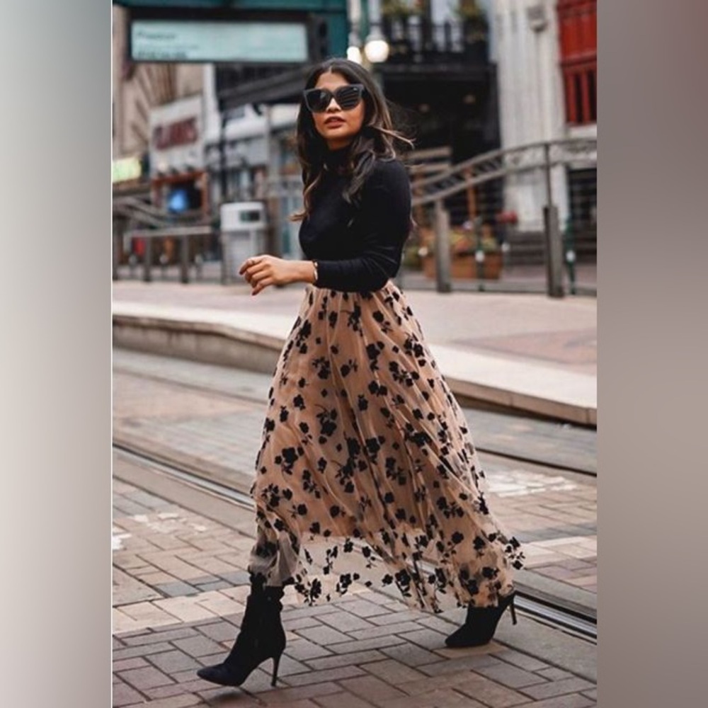 Chicwish > New with Tags 3D Posy Double Layered Midi Skirt OS - Picture 7 of 10